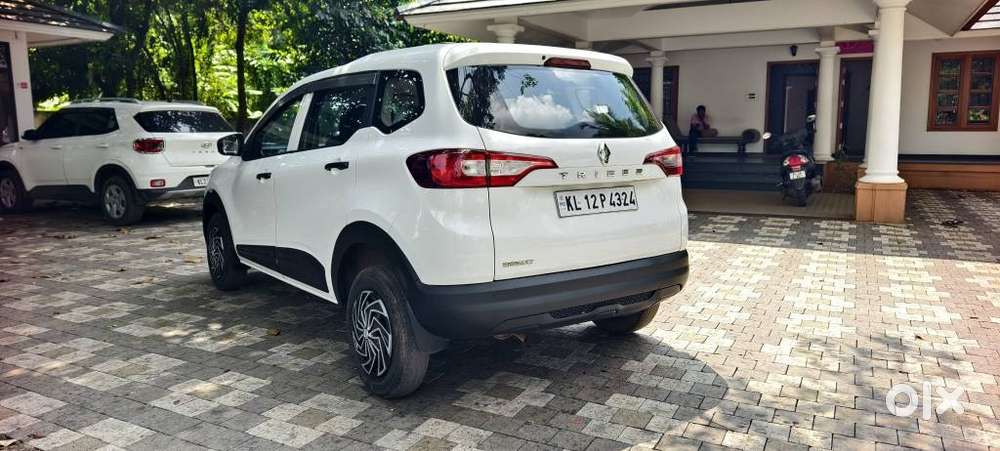 Renault Triber Rxl, 2023, Petrol