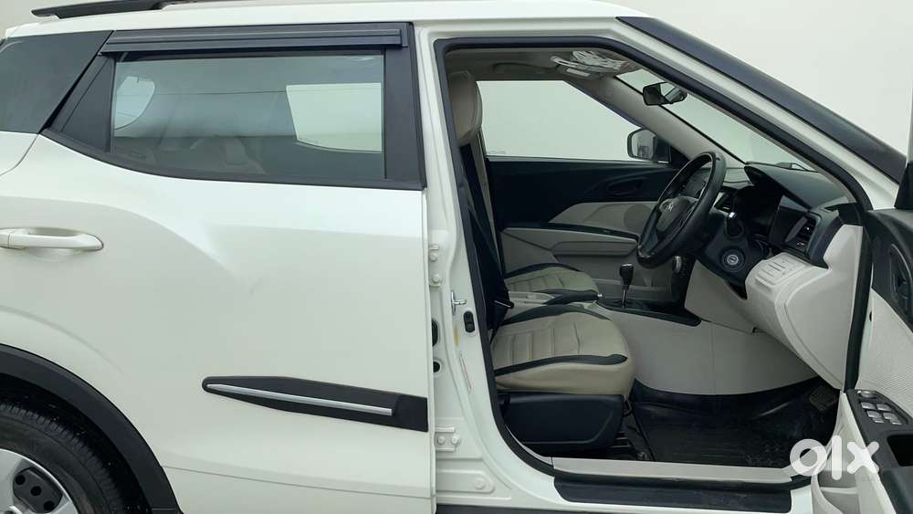 Mahindra Xuv300 1.2 W6 Amt Petrol, 2022, Petrol