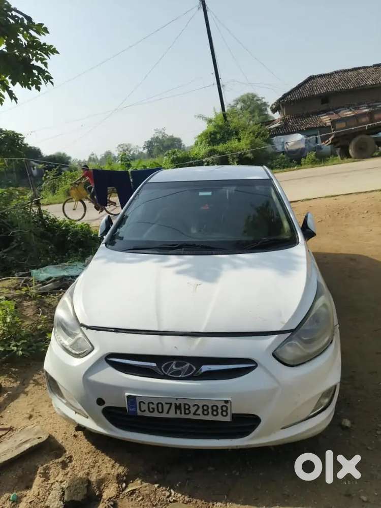 Hyundai Fluidic Verna 2012
