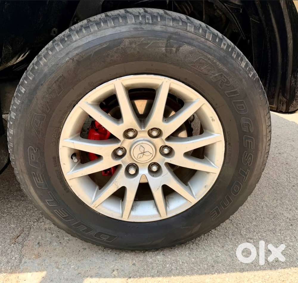 Mitsubishi Pajero Sport  Mt 4x4 2015 Diesel