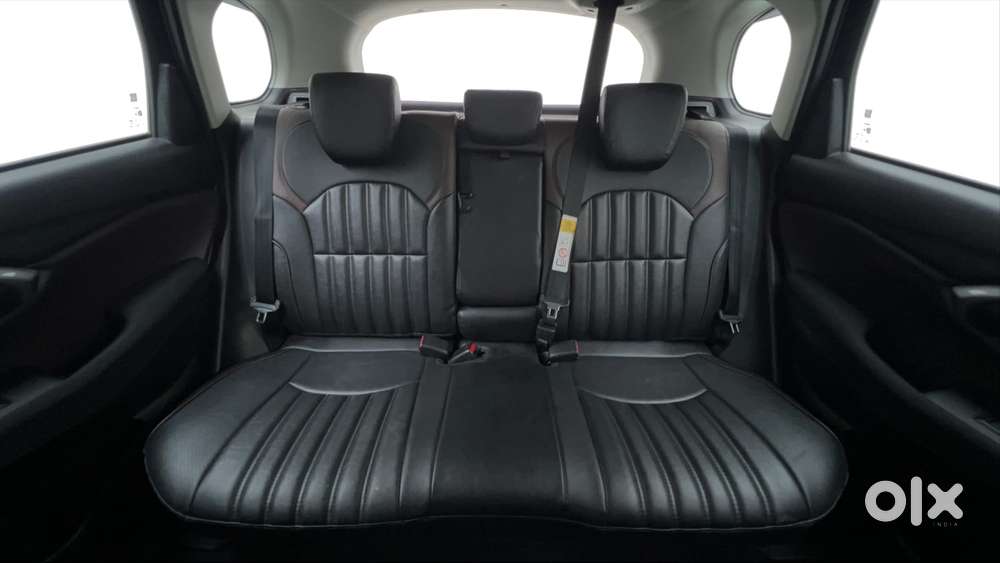 Maruti Suzuki Grand Vitara 1.5 Delta Smart Hybrid At, 2023, Petrol