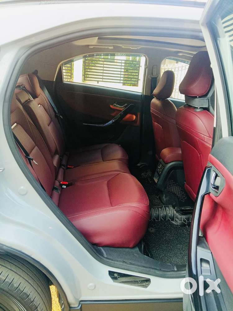 Tata Curvv Accomplished S 1.2 Revotron Petrol 7dca, 2025, Petrol