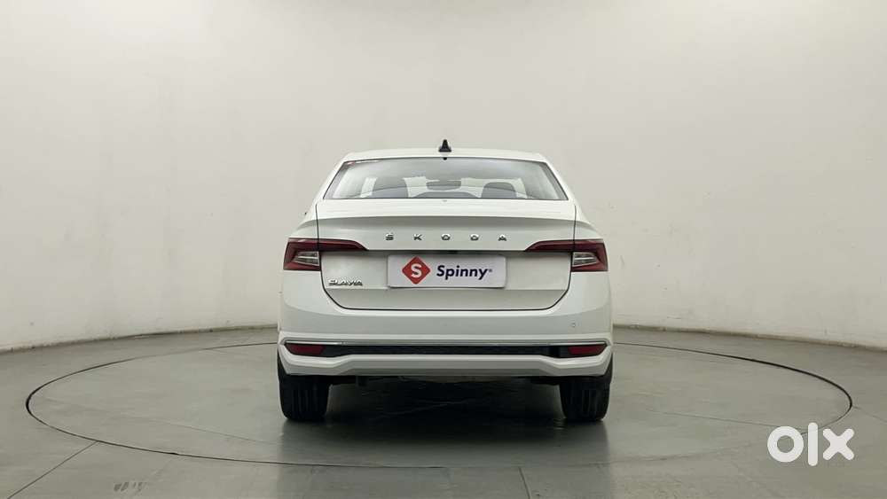 Skoda Slavia Style 1.0l Tsi At, 2022, Petrol