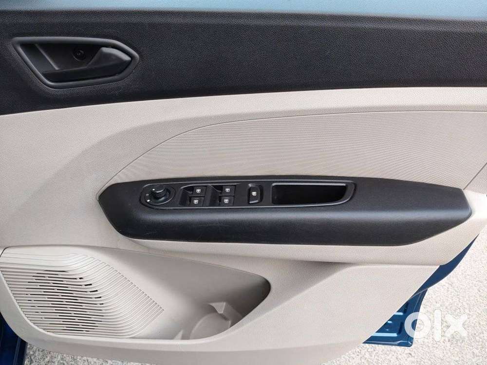 Renault Triber Rxt, 2022, Petrol