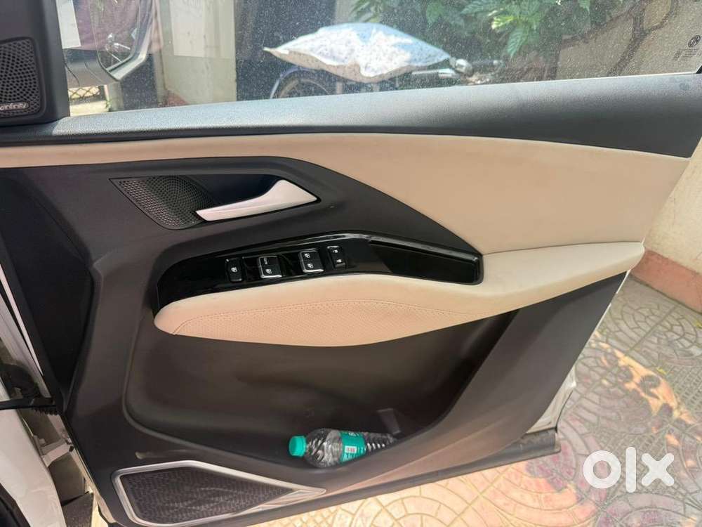 Mg Hector 2025 Petrol 2700 Km Driven