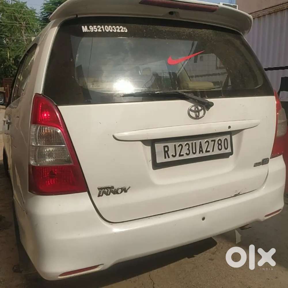 Toyota Innova 2009 Petrol Manual 7 Str