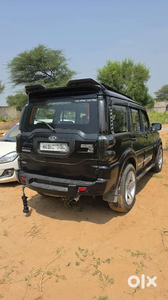 2015 Mahindra Scorpio S10 Diesel