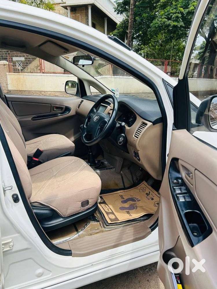Toyota Innova 2.5 G (diesel) 8 Seater, 2015, Diesel