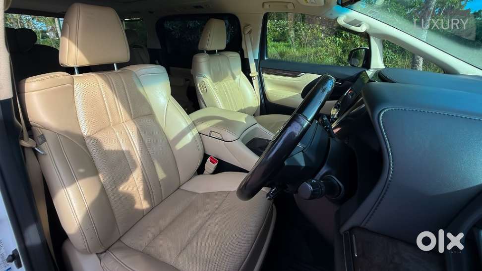 Toyota Vellfire, 2021, Petrol