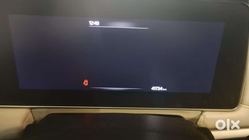 Mahindra Xuv700 2.0 Ax 7 Petrol At Str, 2022, Petrol