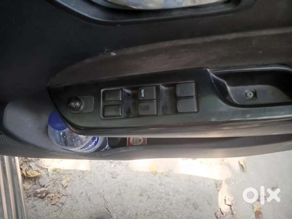 Maruti Suzuki Swift 2012 Cng & Hybrids 87880 Km Driven