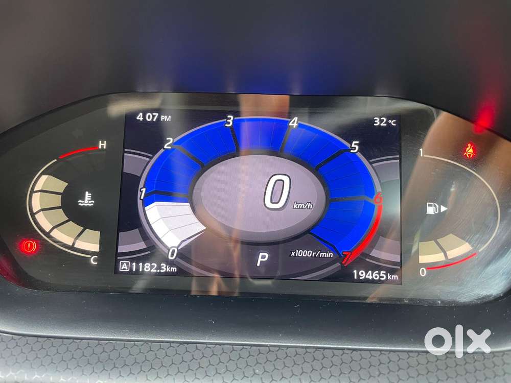 Nissan Magnite Kuro Edition Petrol Amt, 2024, Petrol