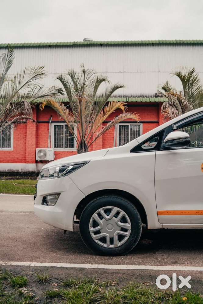 Toyota Innova Crysta Commercial 2018 Diesel Well Maintained