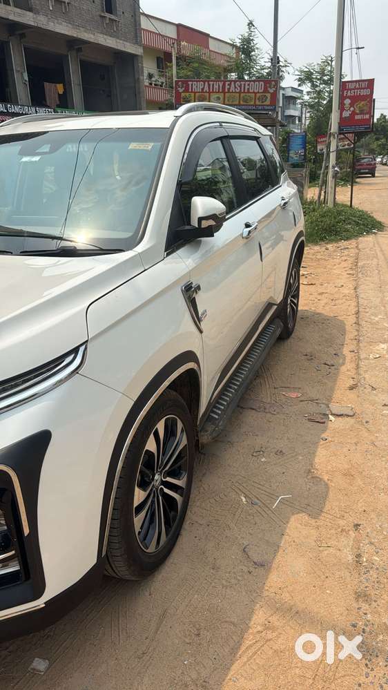 Mg Hector Plus Savvy Pro 1.5 Turbo Petrol Cvt 6 Str, 2023, Petrol