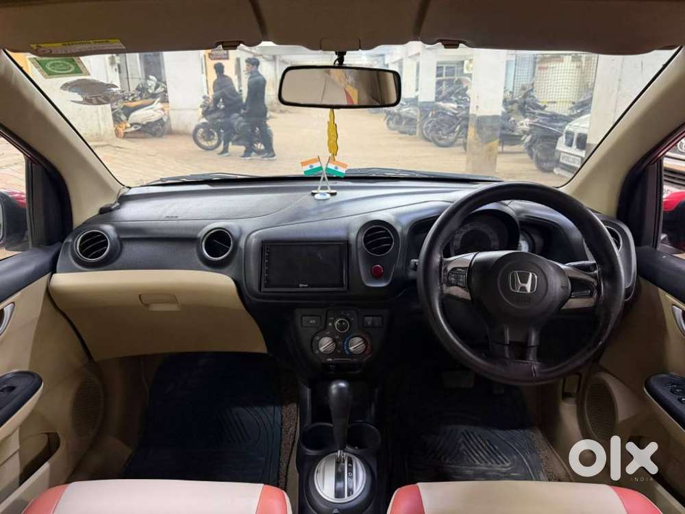 Honda Brio V Automatic, 2014, Petrol