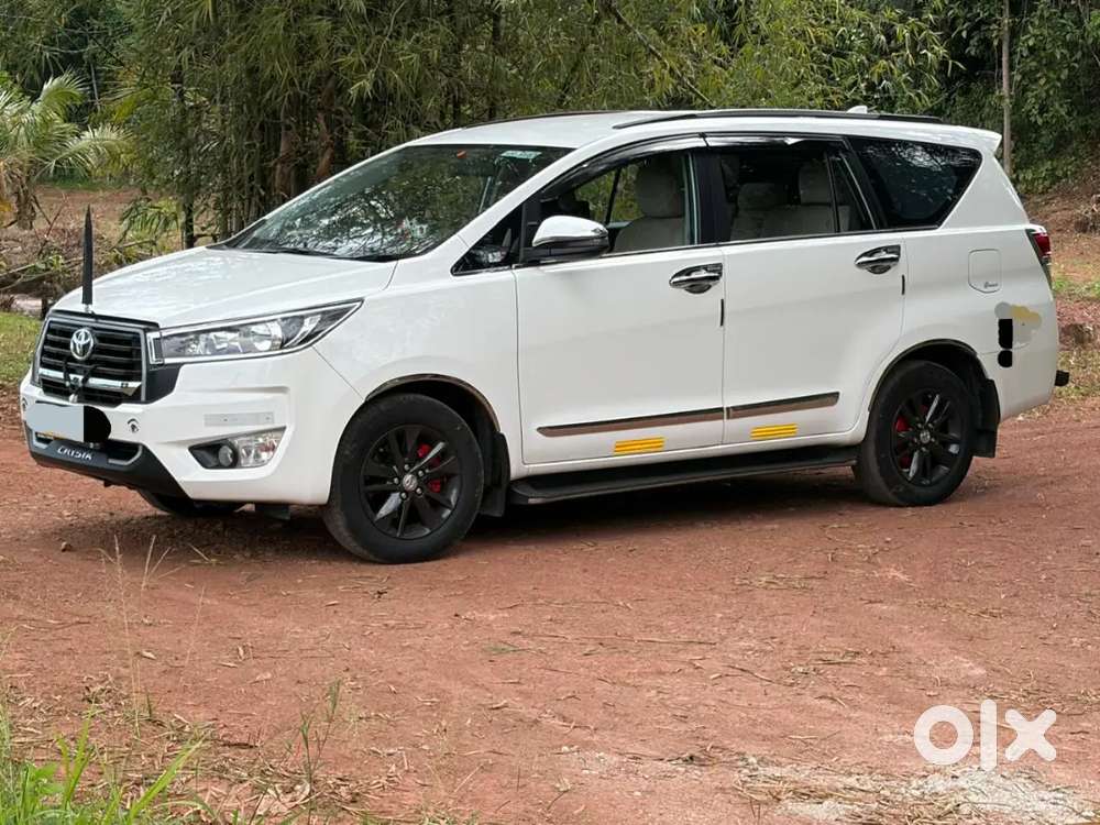 Toyota Innova Crysta 2024 Diesel 33000 Km Driven