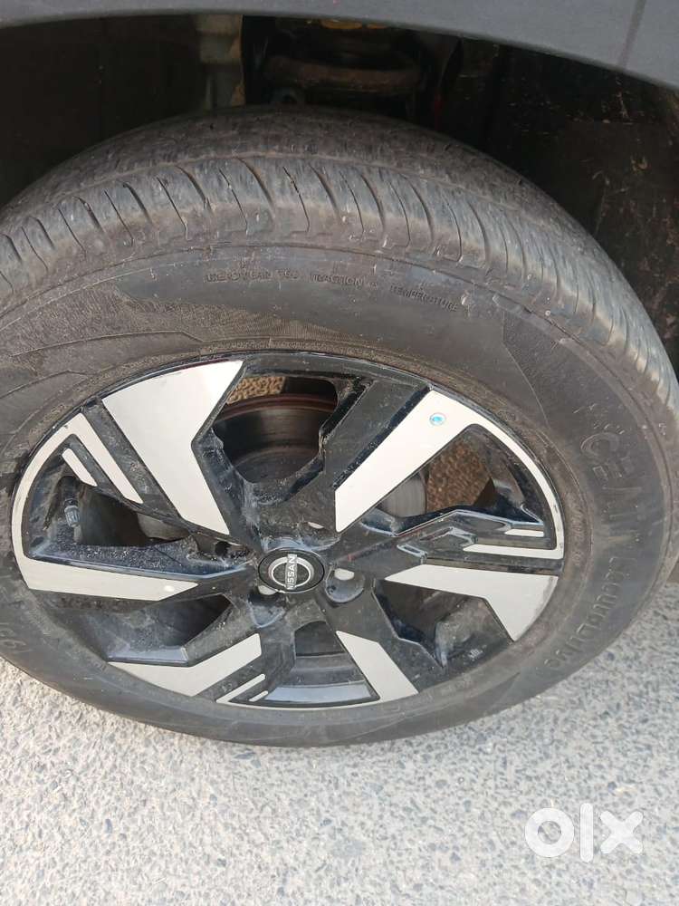 Nissan Magnite 1.0 Xv Premium, 2025, Cng & Hybrids
