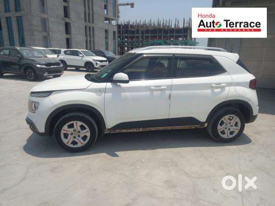 Hyundai Venue 1.0 S (o) Turbo Dct, 2021, Petrol