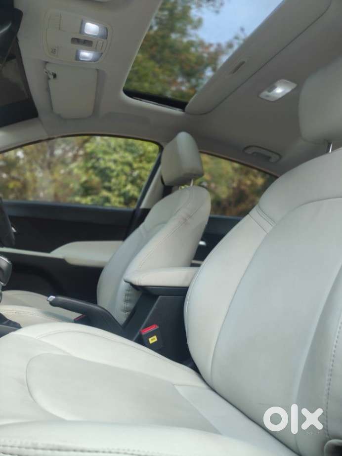 Hyundai Verna Sx 1.5 Crdi, 2023, Petrol