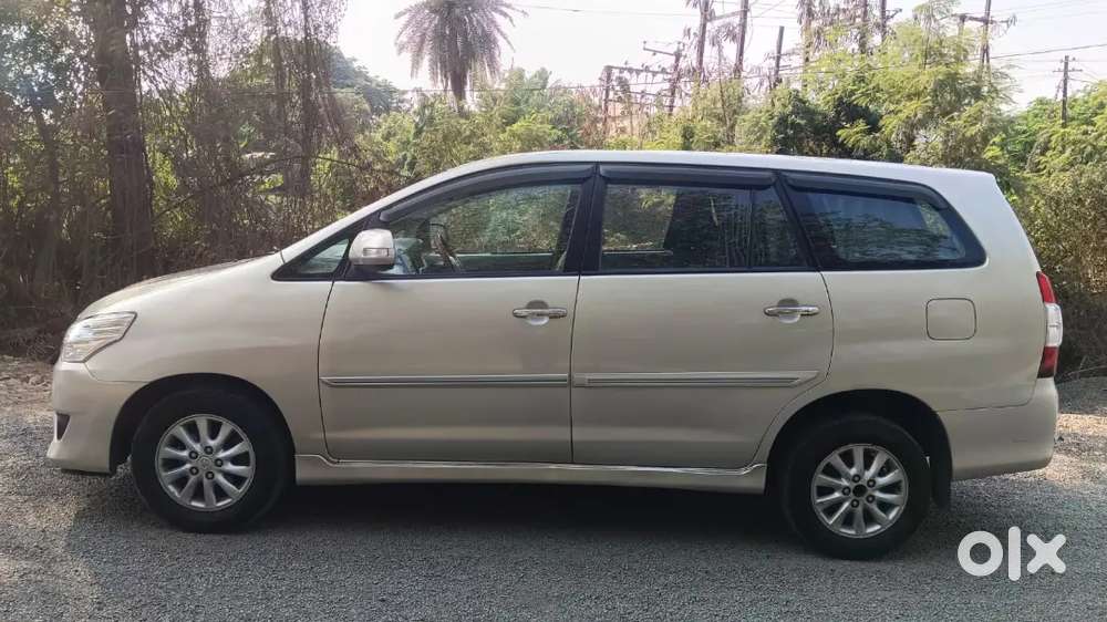 Toyota Innova 2.5 V (e4) 8s Good Condition Car Selling