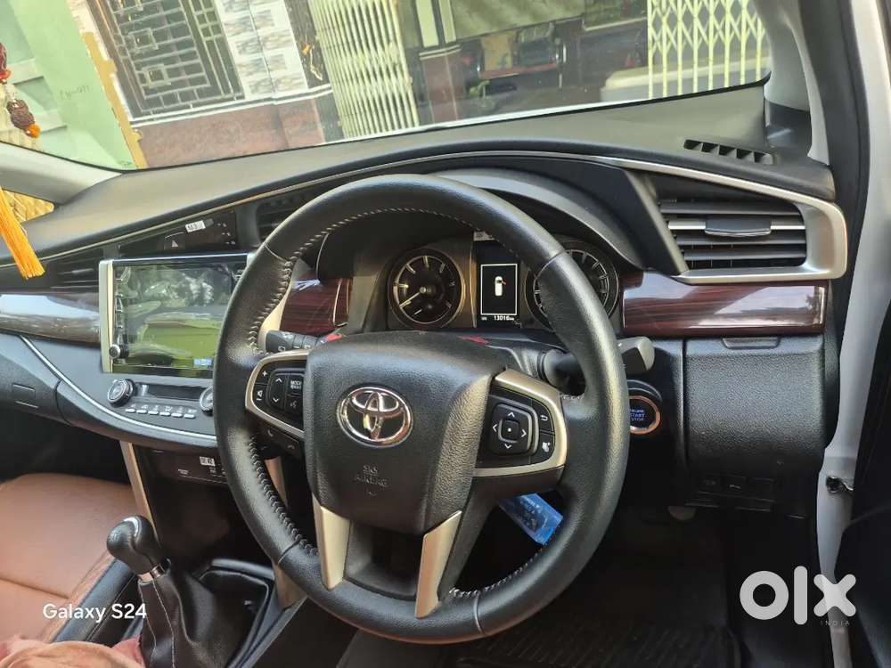 Toyota Innova Crysta Diesel 2.4 V 8 Str 2026