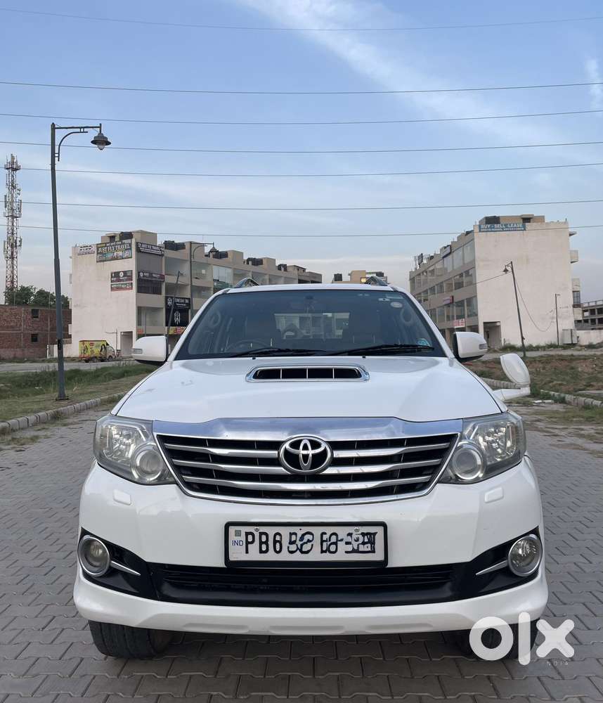 Toyota Fortuner 4x2 At, 2015, Diesel