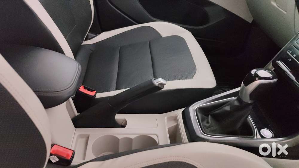 Volkswagen Taigun 1.0 Tsi Topline At, 2022, Petrol