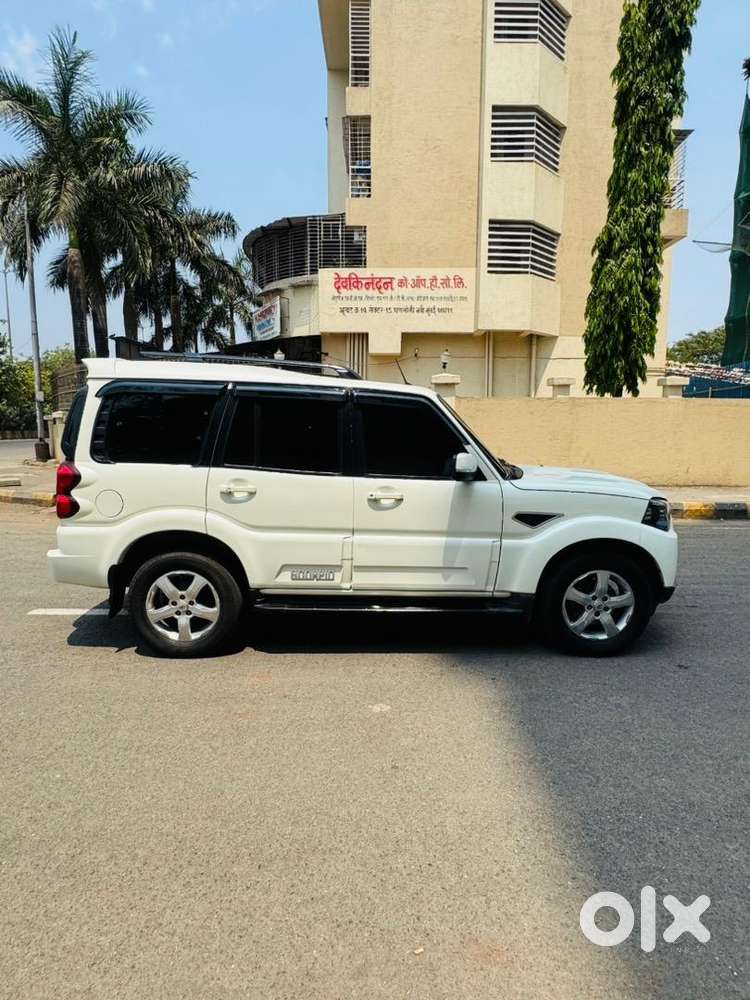 Mahindra Scorpio S11