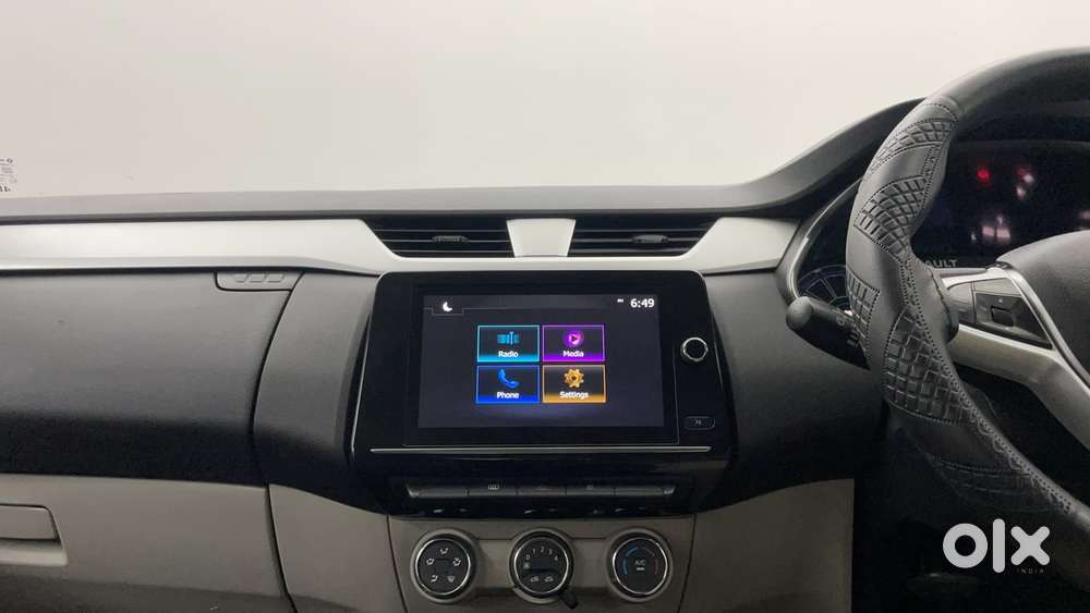 Renault Triber Rxz, 2022, Petrol