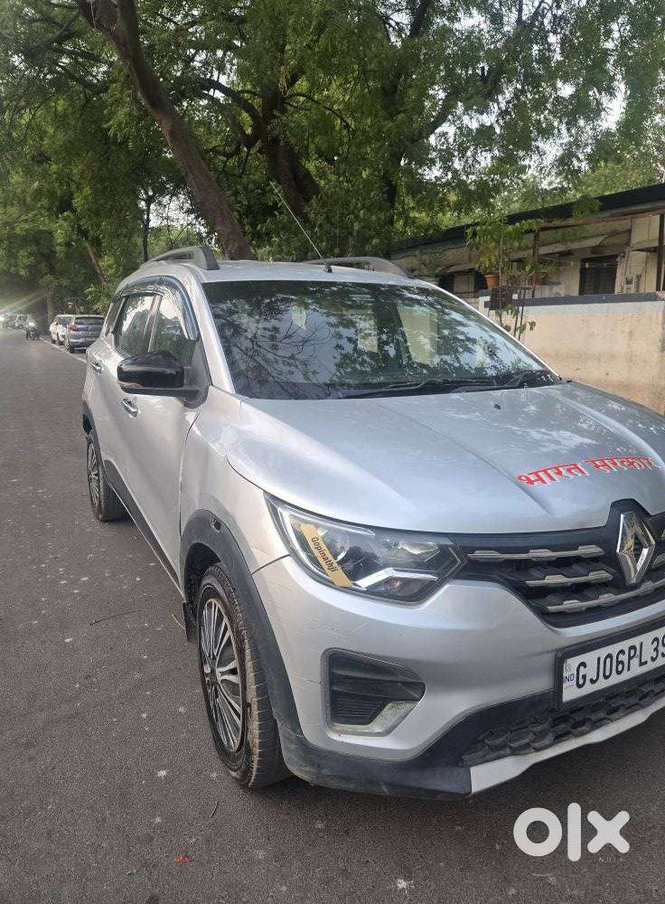 Renault Triber Rxz, 2022, Petrol