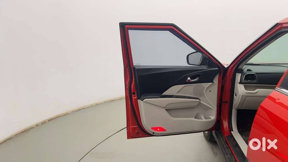 Mahindra Xuv300 W8 Amt Optional Diesel, 2020, Petrol