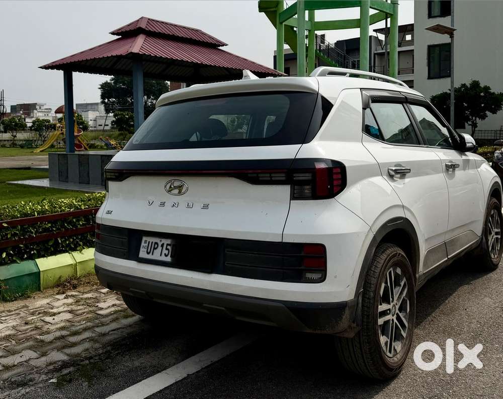 Hyundai Venue Petrol Manual 2023 (vip Number)