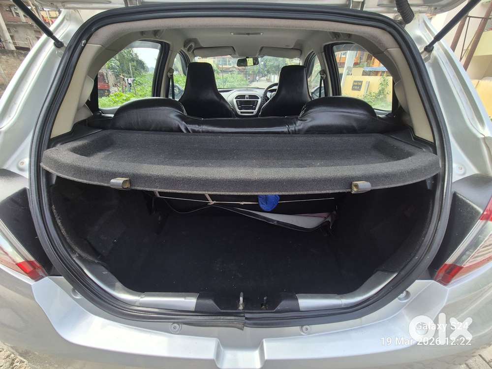 Tata Tiago 1.2 Revotron Xt (o), 2016, Petrol