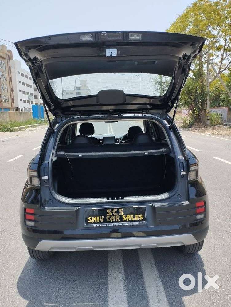 Hyundai Venue 1.0 S (o) Turbo Dct, 2025, Petrol
