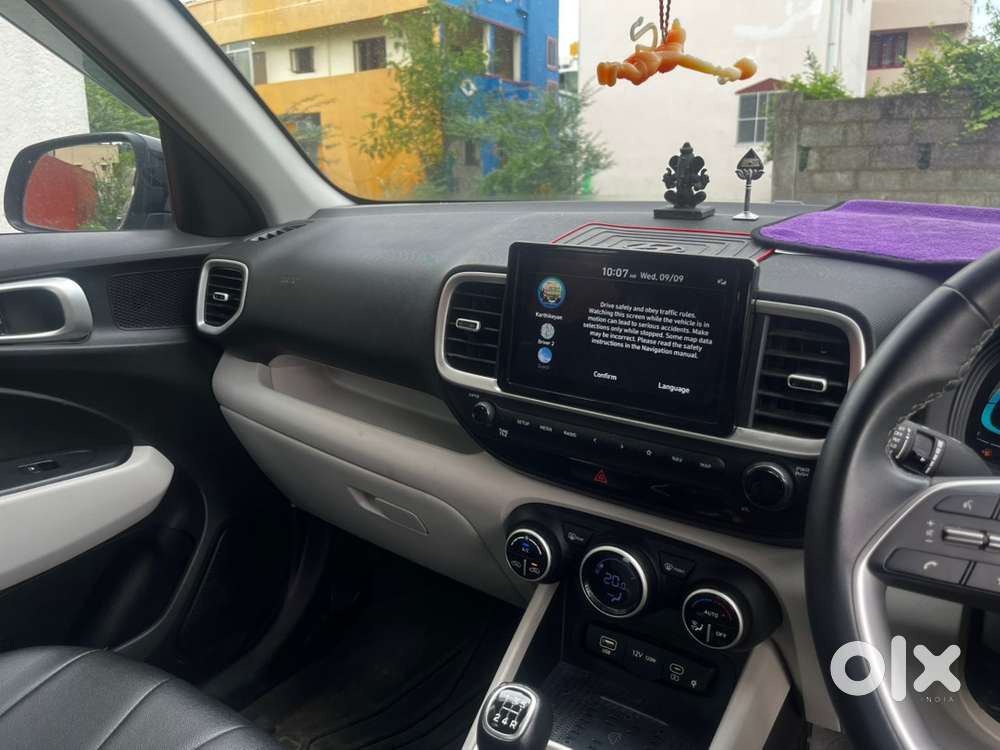 Hyundai Venue Petrol 2024