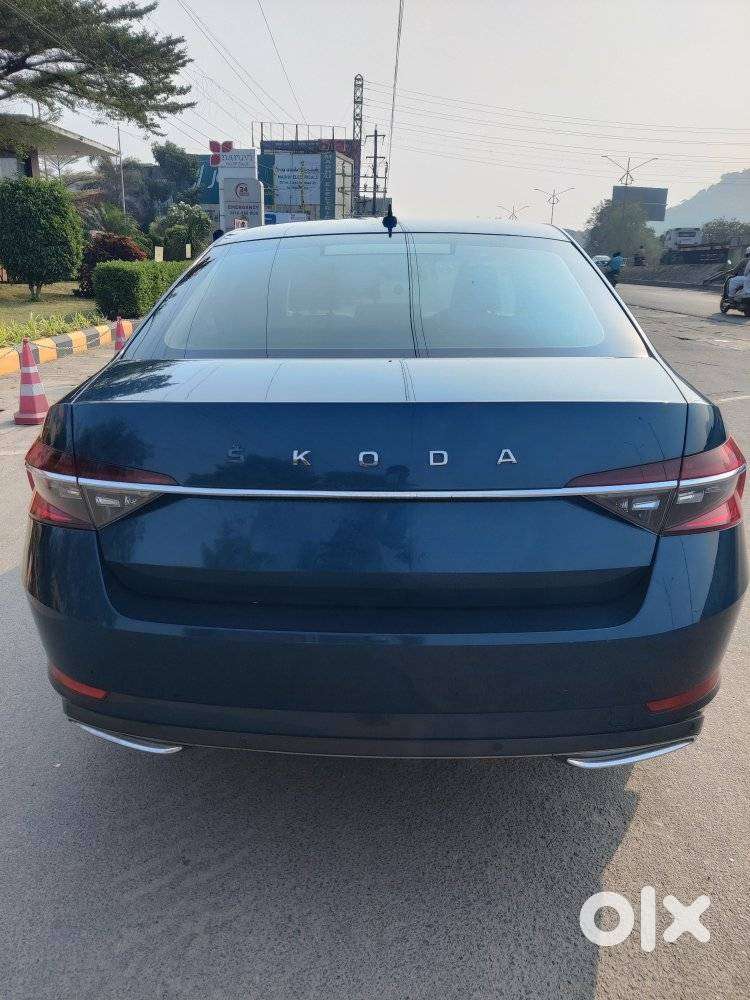 Skoda Superb L&k 2.0 Tdi At, 2022, Petrol