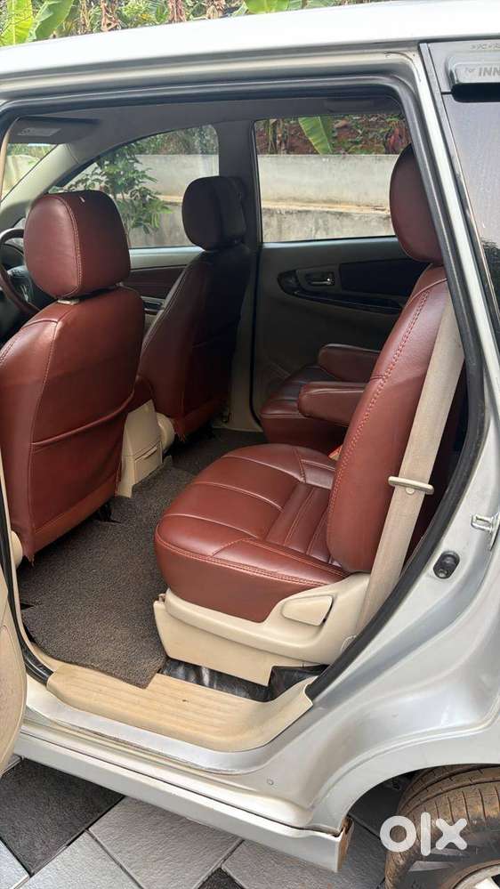 Toyota Innova 2012 V Option