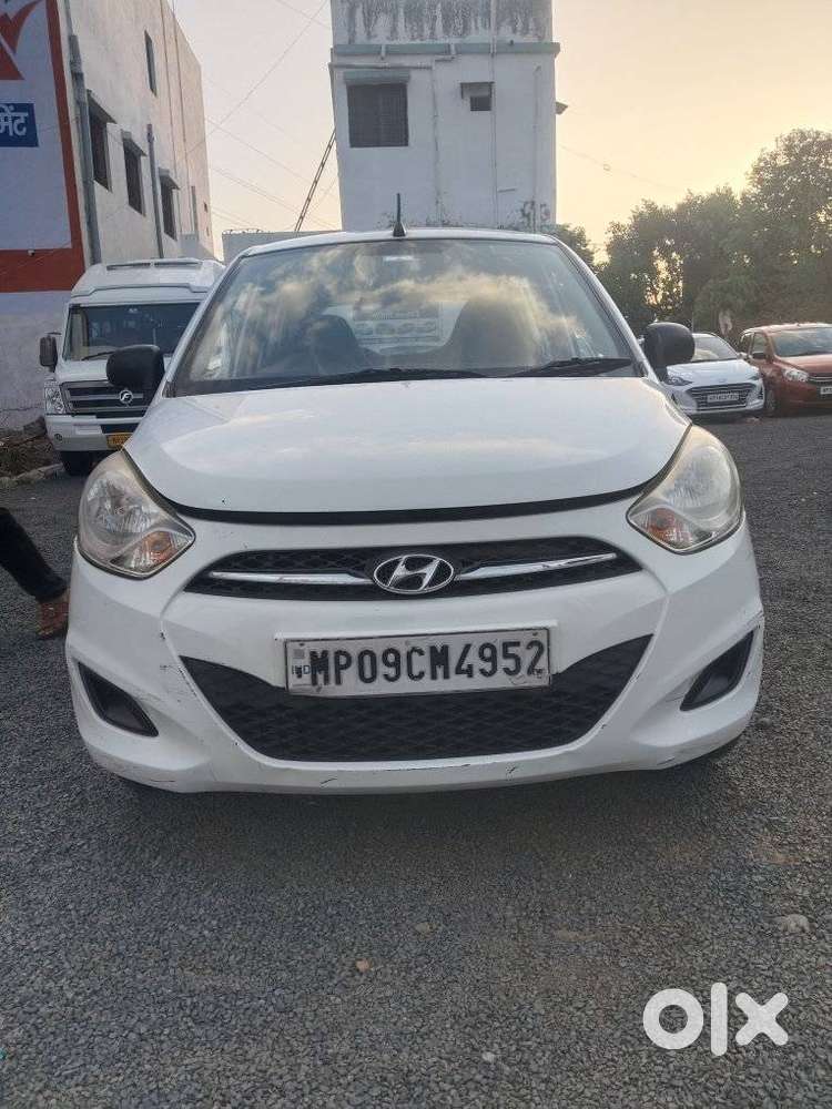 Hyundai I10 Sportz, 2013, Petrol