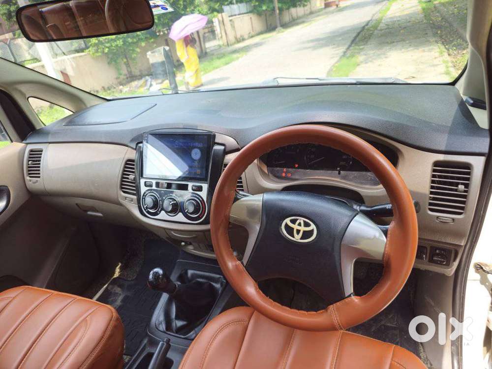 Toyota Innova 2.5 G (diesel) 7 Seater Bs Iv, 2015, Diesel