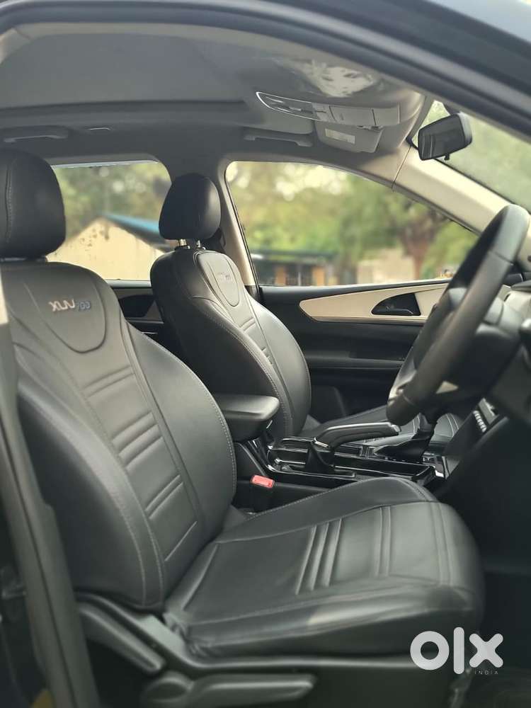 Mahindra Xuv700 2.2 Ax 5 Diesel At Str, 2023, Diesel