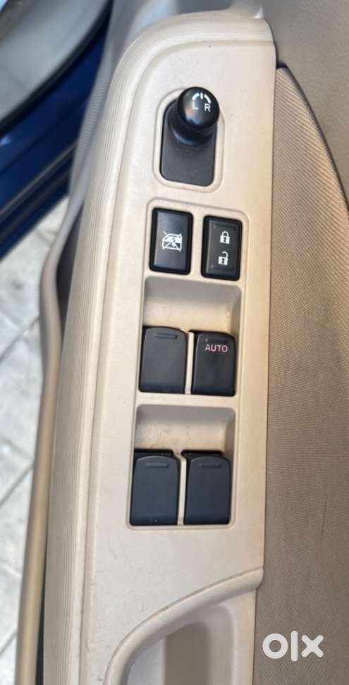 Maruti Suzuki Swift Dzire 1.2 Vxi, 2017, Petrol