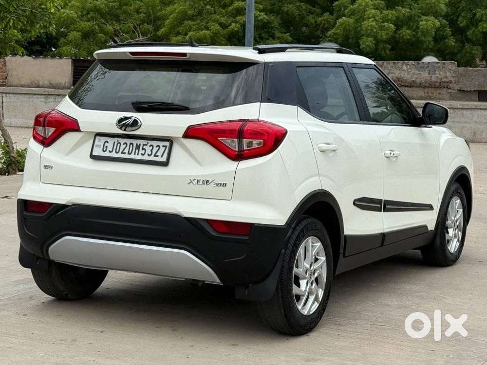 Mahindra Xuv300 W8, 2022, Petrol