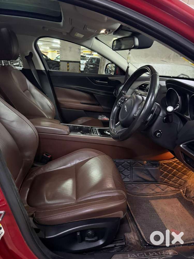 Jaguar Xe Portfolio, 2017, Petrol