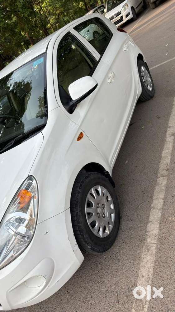 Hyundai Car 2011 Petrol