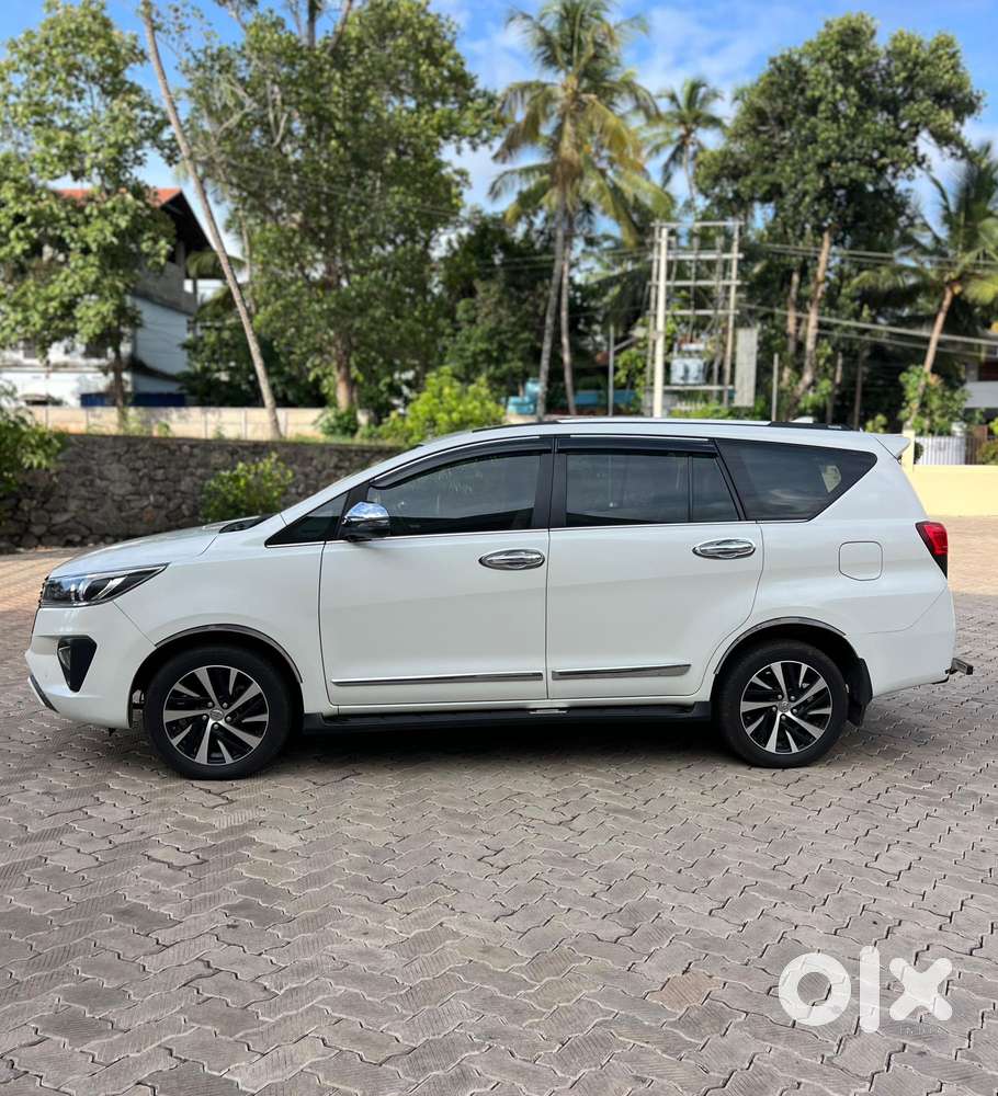 Toyota Innova Crysta [2020-ongoing] 2.4 Zx 7 Str, 2022, Diesel