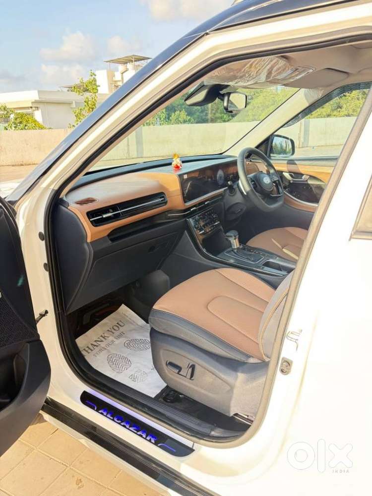Hyundai Alcazar Signature (o) 6 Str 1.5 Petrol Dct, 2025, Petrol