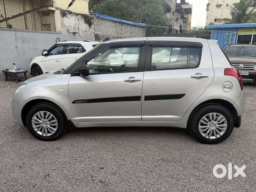 Maruti Suzuki Swift Lxi Bsiii, 2006, Petrol