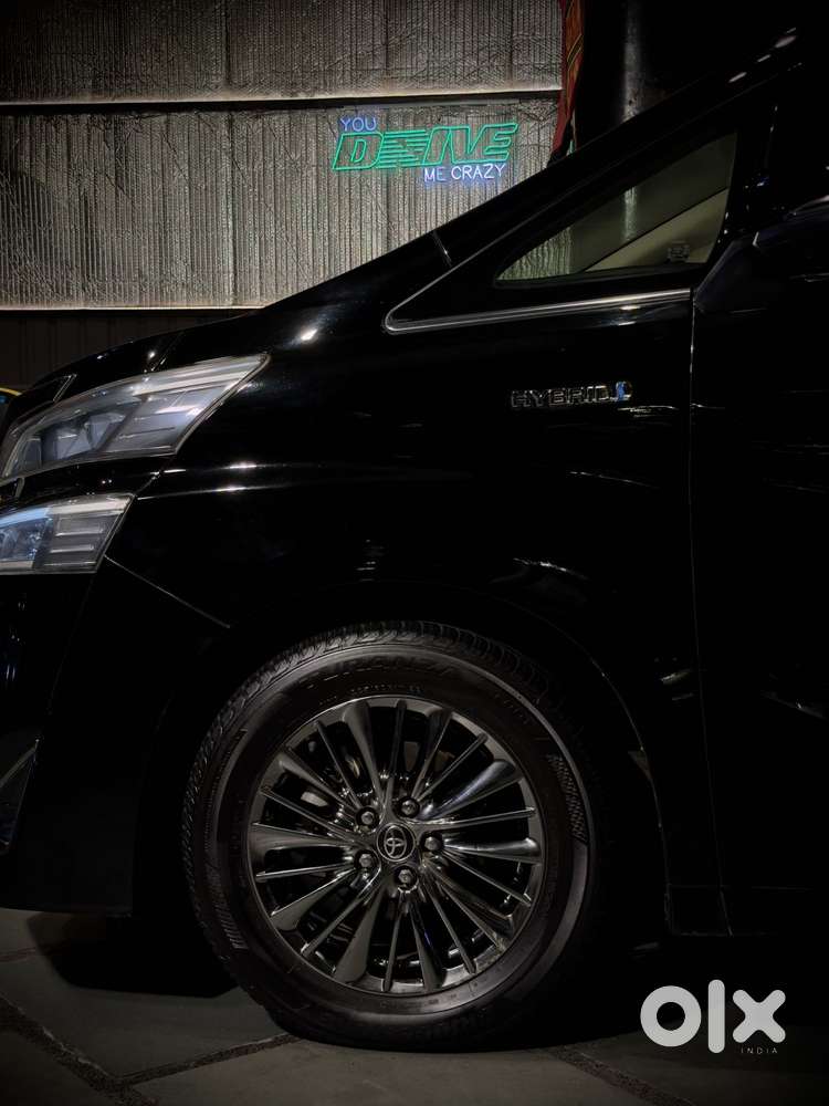 Toyota Vellfire Vip – Executive Lounge, 2023, Petrol