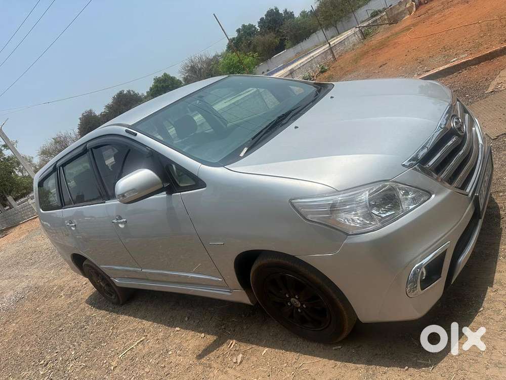 Toyota Innova 2016 Diesel 350000 Km Driven