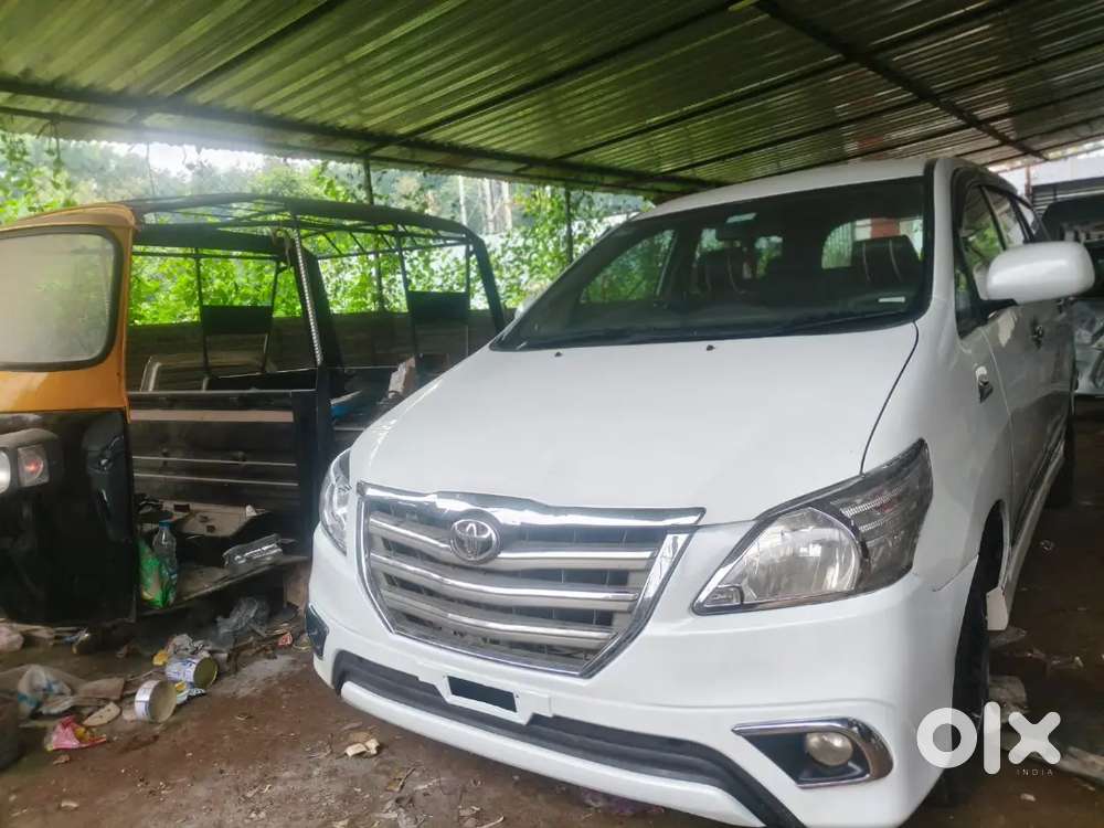 Toyota Innova 2.0 Gx 2014